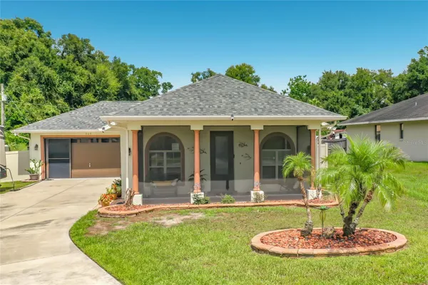 803 CRESTVIEW CIR