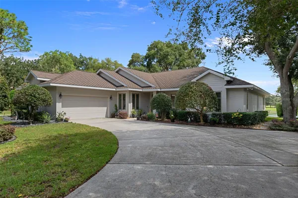 3215 N PINELAKE VILLAGE PT