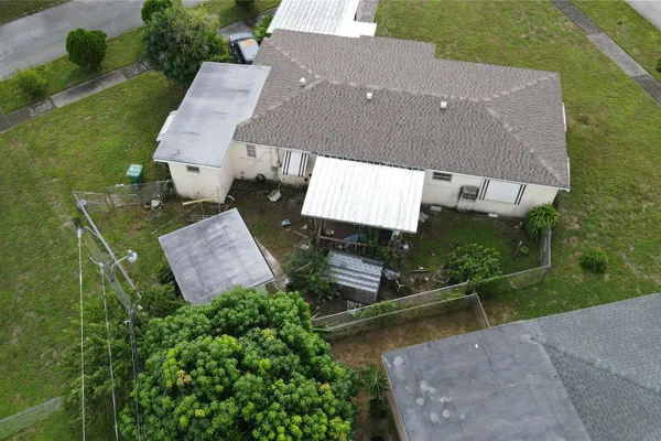 9000 NW 12TH CT