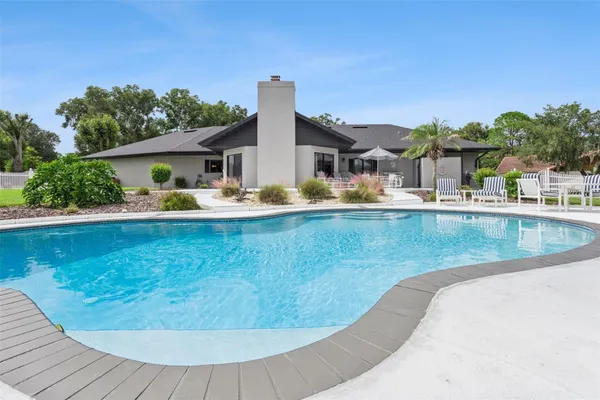 37 LAKE ELOISE LN