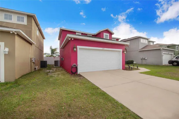 1382 SALISBURY DR