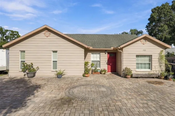 1925 CASTLE BAY CT