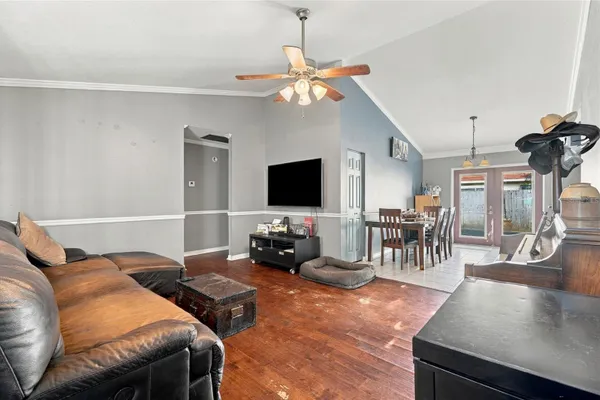1925 CASTLE BAY CT