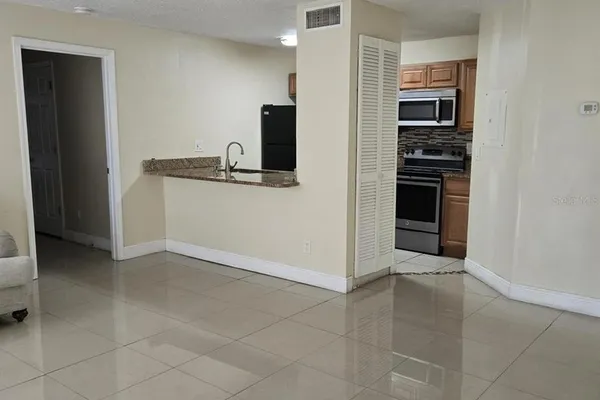 4756 WALDEN CIR 11