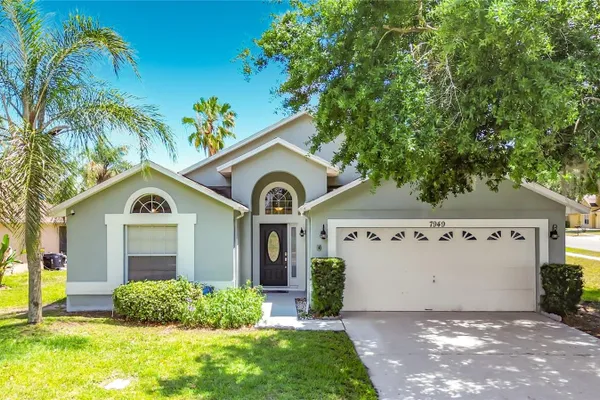 7949 GOLDEN POND CIR