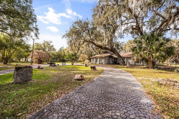 1775 HARBOR RD
