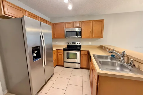 609 CRESTING OAK CIR 98