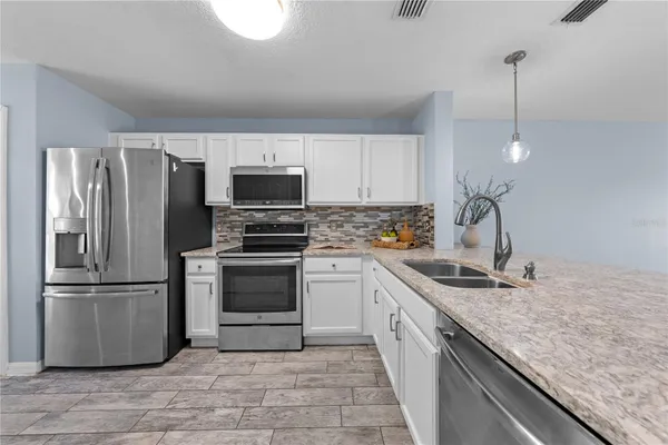 2705 EMERALD LAKE CT 2705