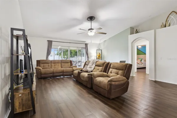 7973 OAK RUN CIR