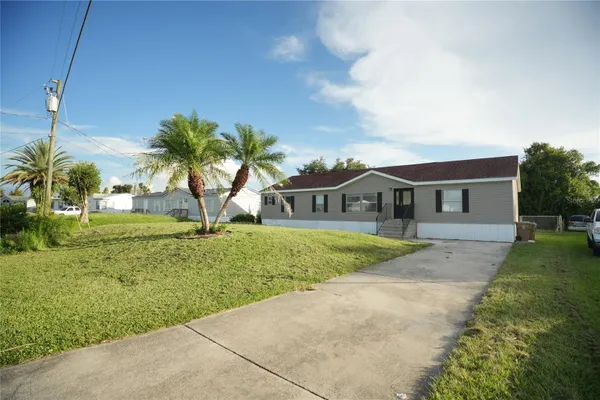 1124 DARA CAY DR