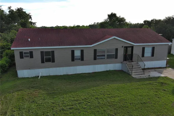 1124 DARA CAY DR