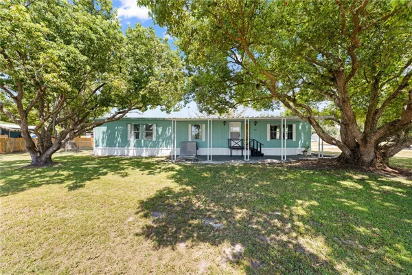 5601 LAKE LIZZIE DR