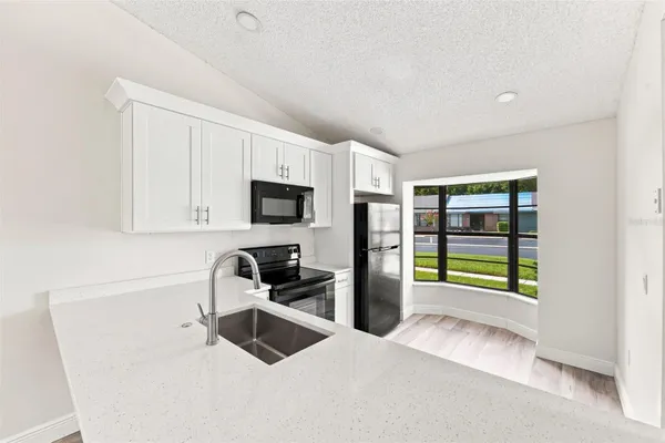 2781 KING OAK CIR