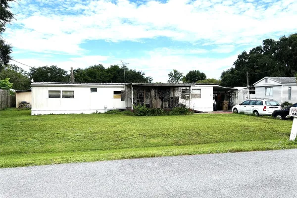 170 N OAK DR