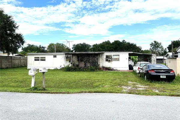 170 N OAK DR