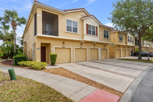 2835 OAKWATER DR 2835