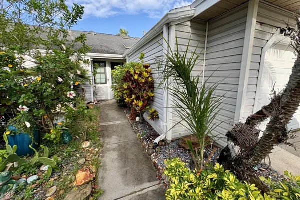 2466 ALHAMBRA ST