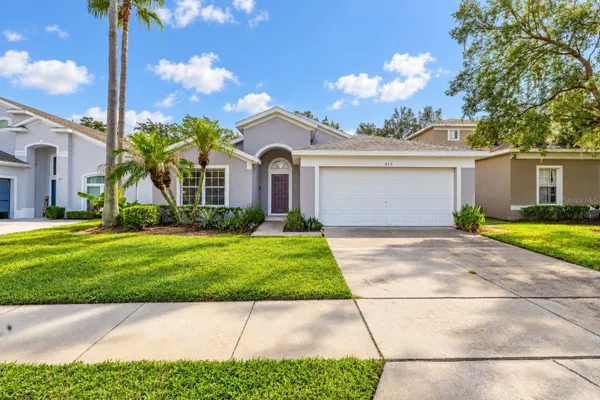 425 CASTLEMAIN CIR