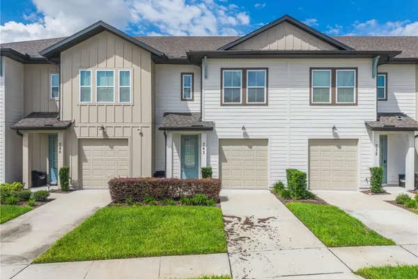 742 LONGBOAT DR