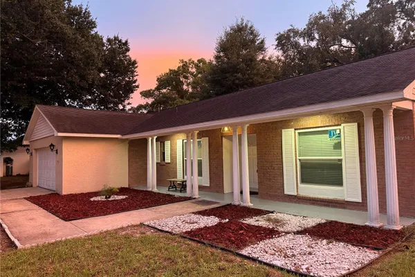 705 VANDERGRIFT DR