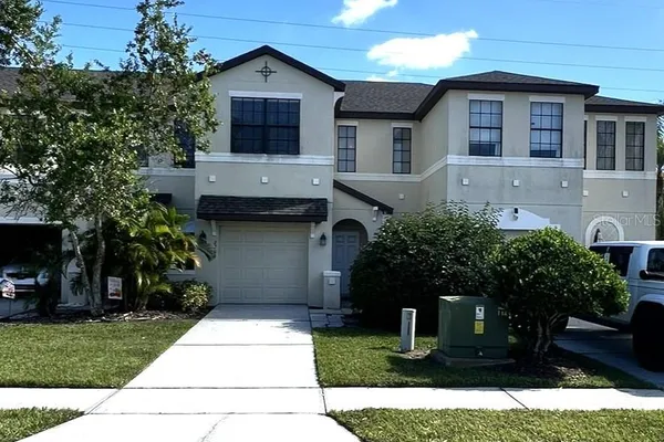 2202 SEVEN OAKS DR