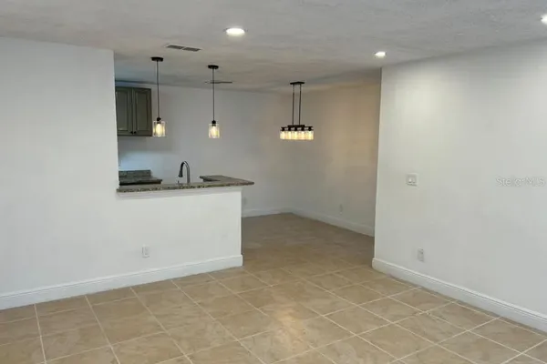 2101 CASCADES BLVD 106
