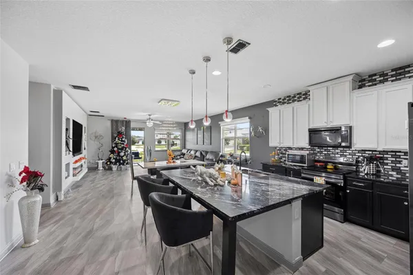 3199 CRISPIN CIR