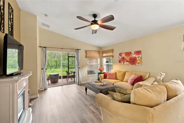 516 GRAND CANAL DR