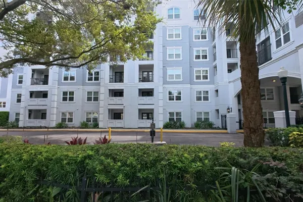 300 E S ST 1005