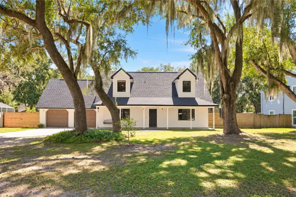 1520 SHADY OAK DR