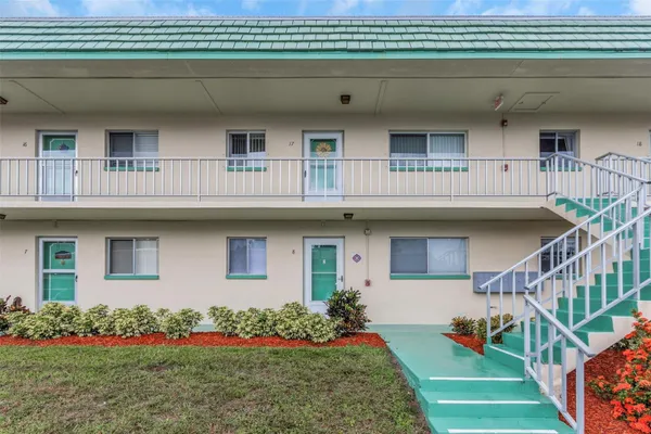 2001 GREENBRIAR BLVD 17