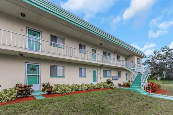 2001 GREENBRIAR BLVD 17