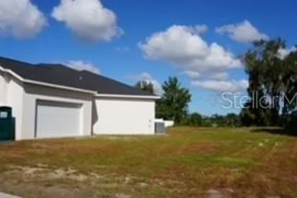 589 CHRISTINA LAKE DR