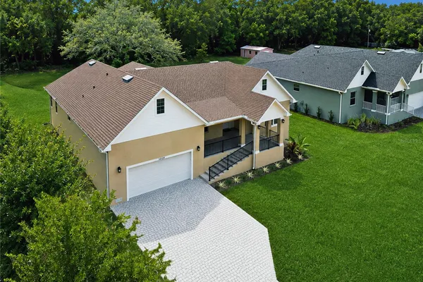12500 GREEN OAK LN