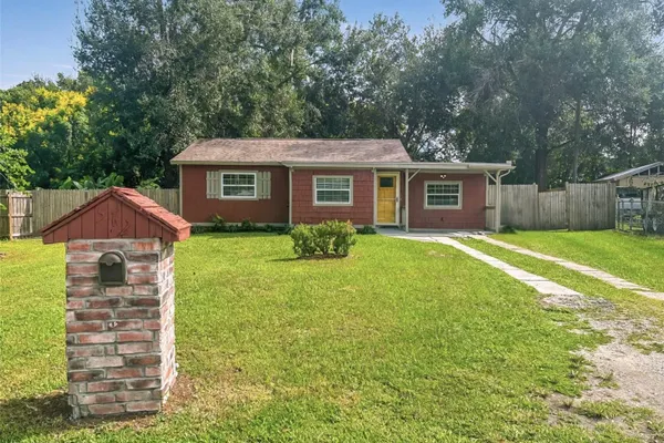 512 GREEN CIR