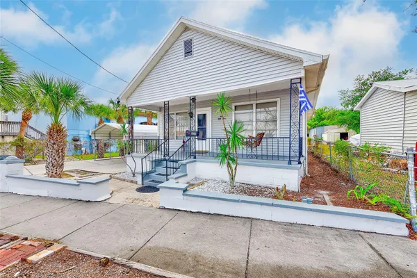 632 CROSS ST