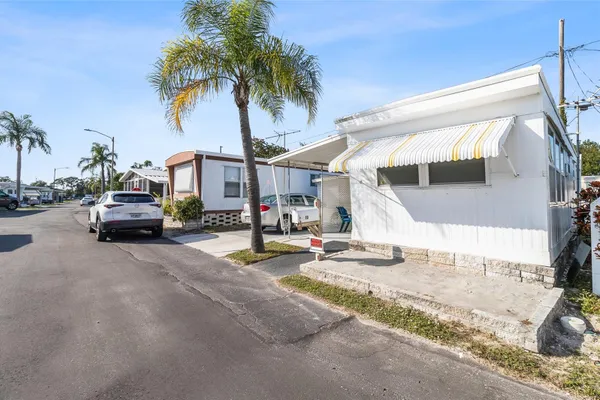 12766 SEMINOLE BLVD 10