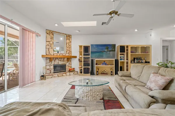 4071 BLACK OAK TRL