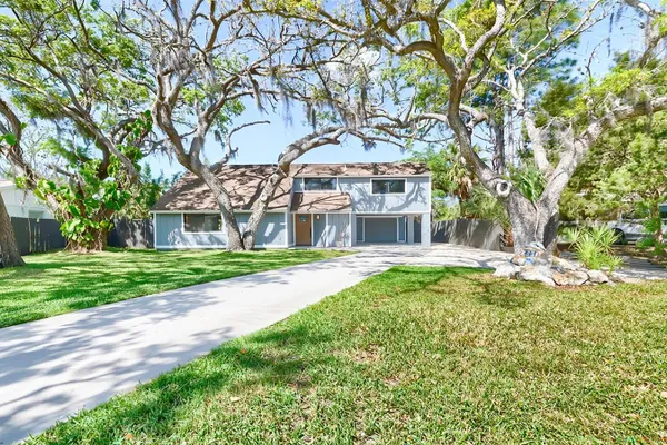 7331 DIANNE DR