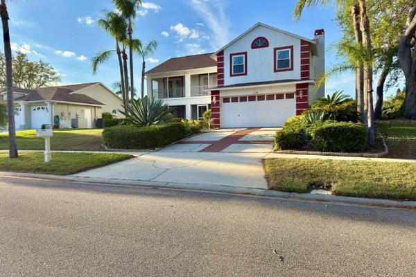 1702 SUNKISSED DR