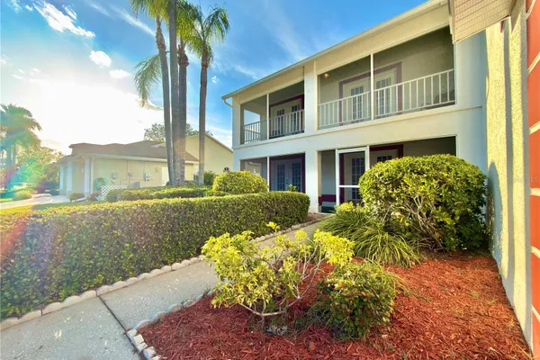 1702 SUNKISSED DR