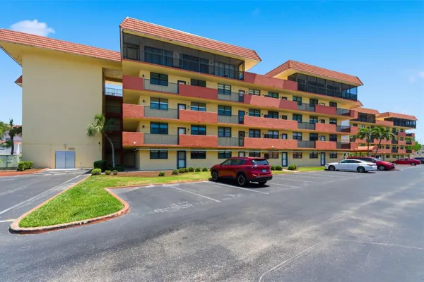 19701 GULF BLVD 417
