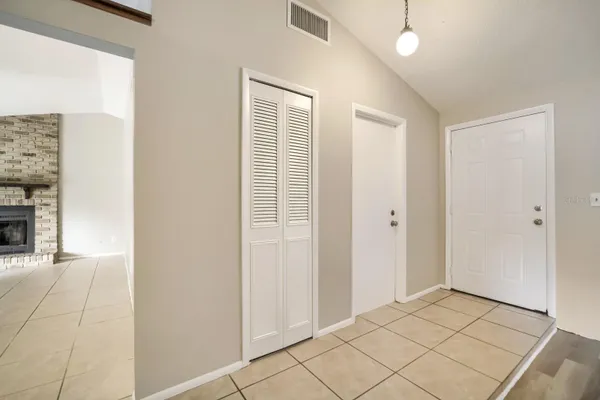 717 LANCEWOOD DR