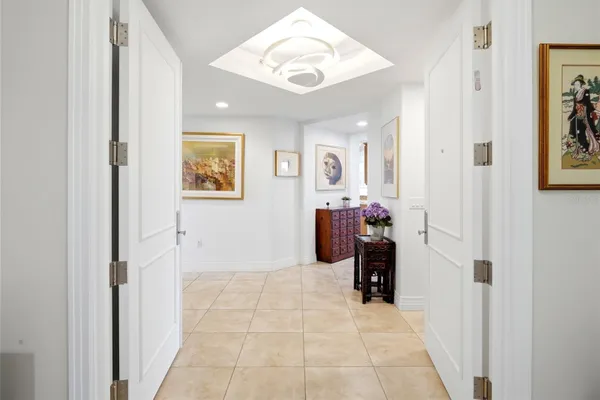 400 BEACH DR 401