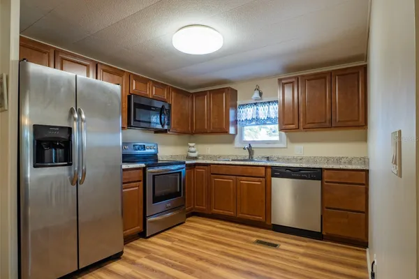 401 DENICE DR 401