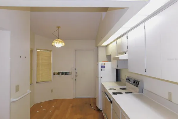 2496 ALHAMBRA CT