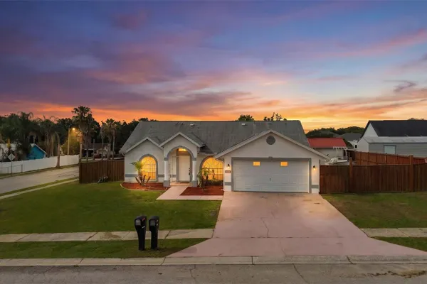 38912 CARR DR