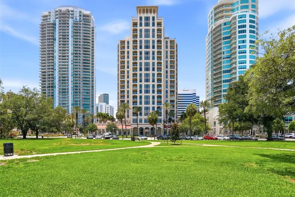 100 BEACH DR 301