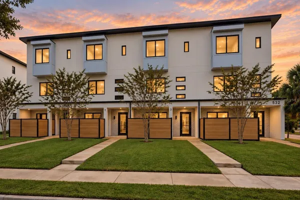 532 W PLAZA PL 3