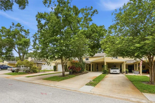 205 SOMERSET LN